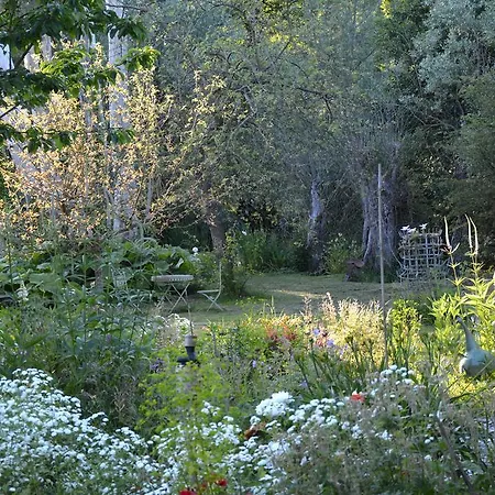 D'hotes, La Petite Madeleine * La Madelaine-sous-Montreuil